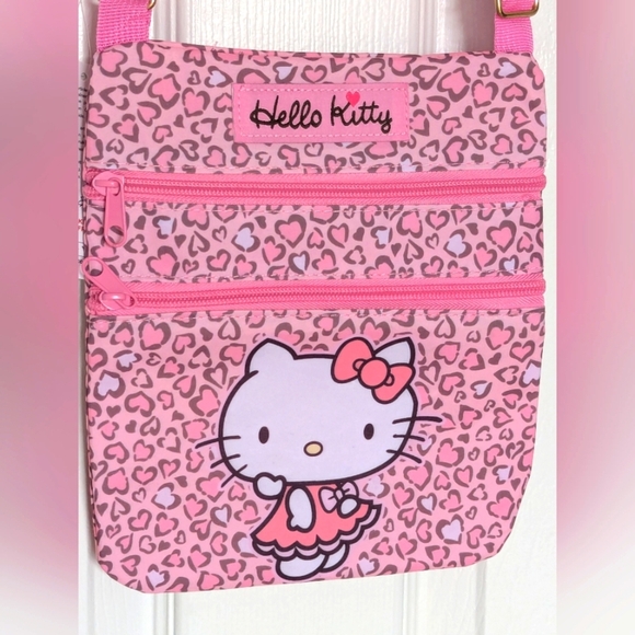 NWT Hello Kitty Pink Leopard Print Kids/Girls/Teens Crossbody Bag/Purse - Picture 4 of 16